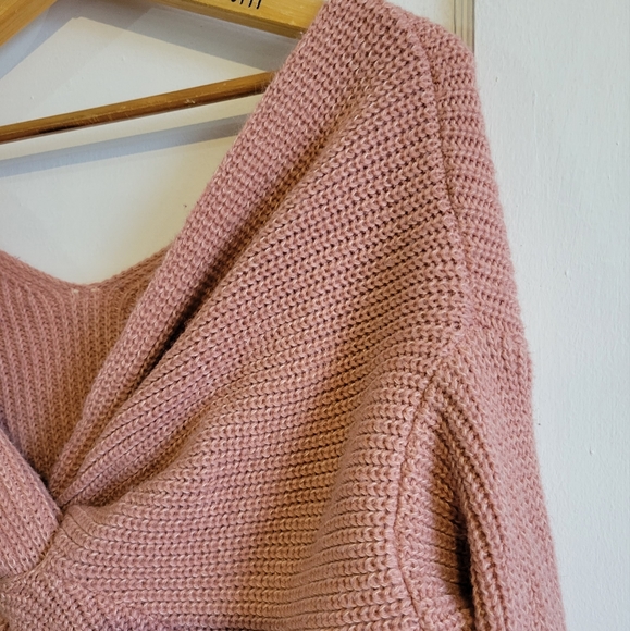 Cable Knit / Crop Sweater / Cross Back / Small - Picture 5 of 6